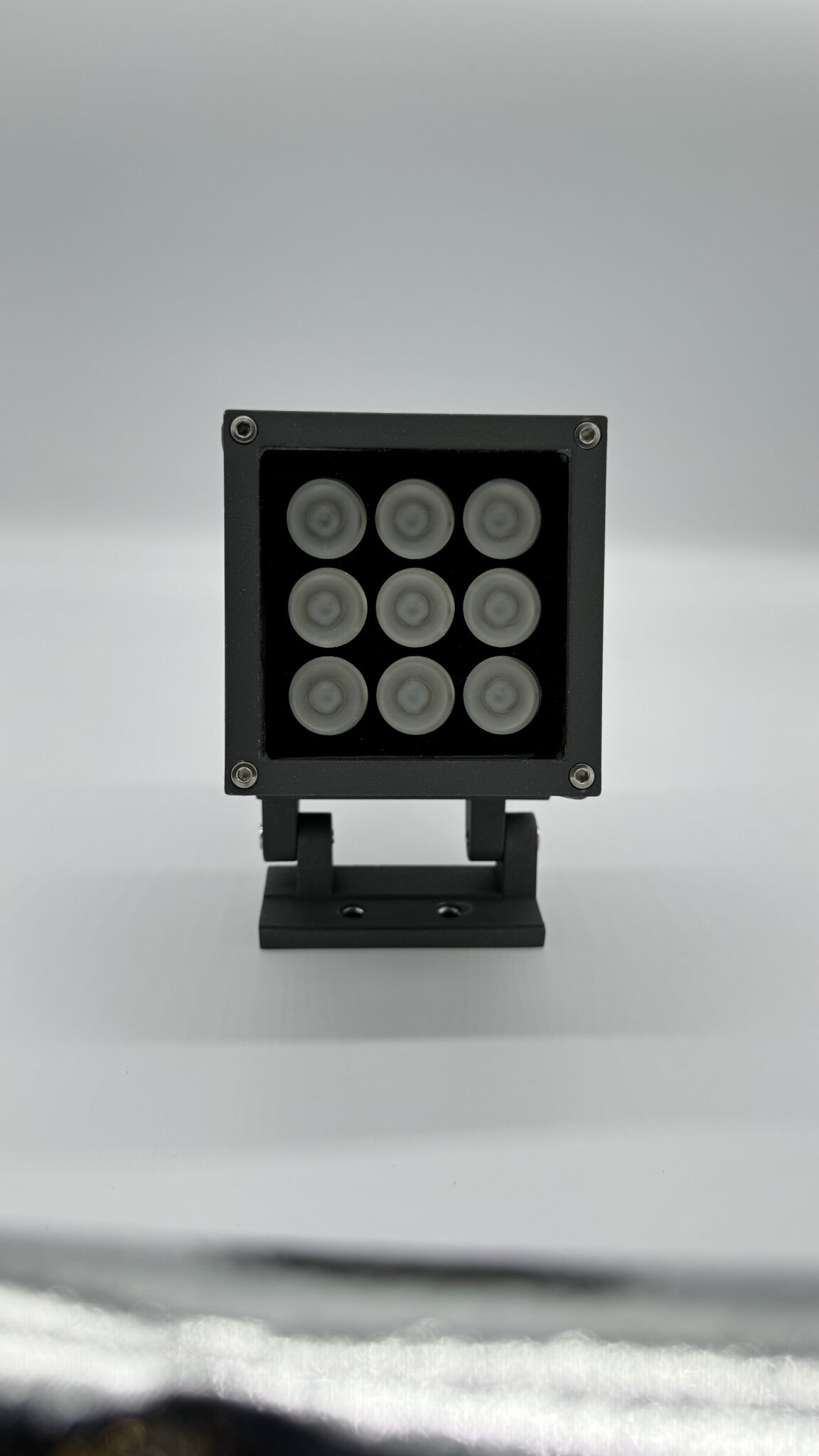T3 Outdoor LED Projector 8×4W — RGBW, IP65, Architectural Flood - Image 2